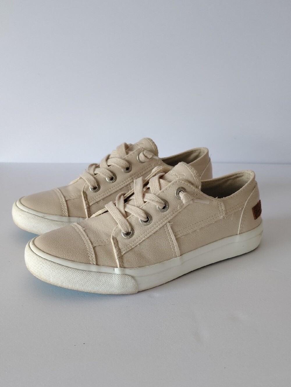 Blowfish Casual Women's 8 Beige Sneakers - Low Top Comfort - Picture 7 of 8